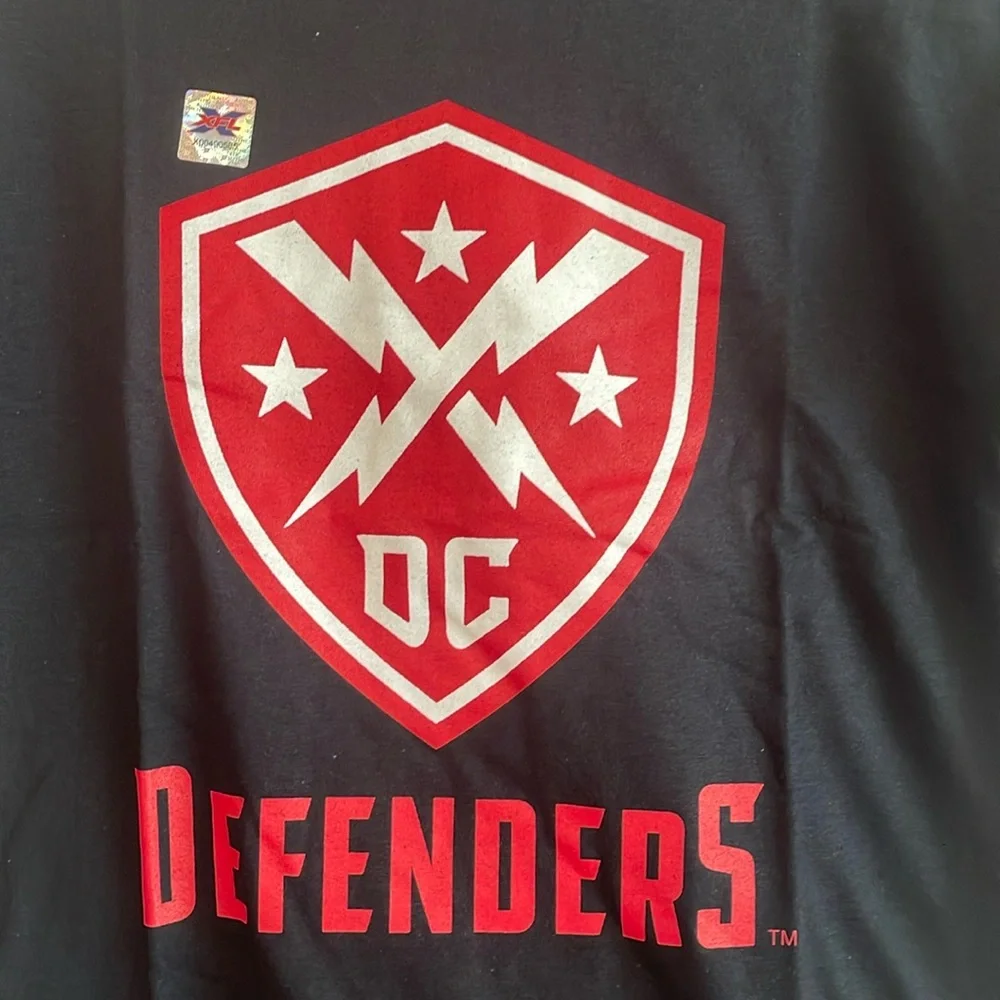 New XFL DC Defenders youth large, short sleeve tee unisex.